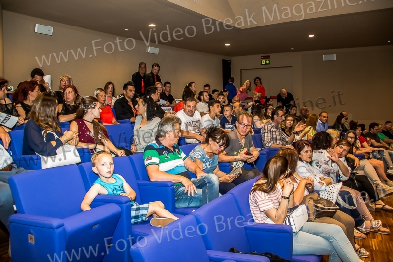 0030-2018-06-07-01-MOVIDA-LOCA-PROVE-GRUPPI-PUBBLICO