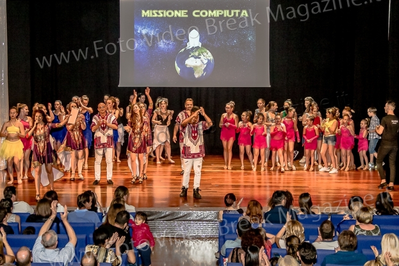 0005-2018-06-07-ESIB.-19-MOVIDA-LOCA-SAGGI-FINALE-SUL-PALCO