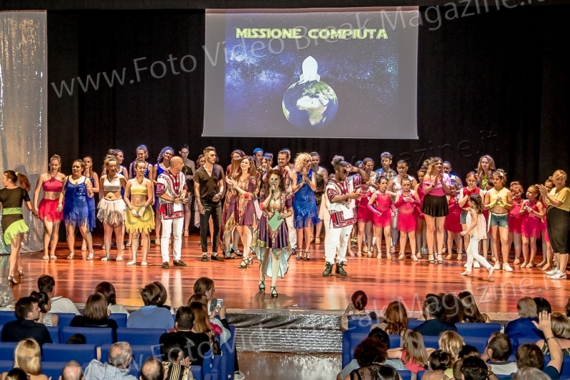 0009-2018-06-07-ESIB.-19-MOVIDA-LOCA-SAGGI-FINALE-SUL-PALCO