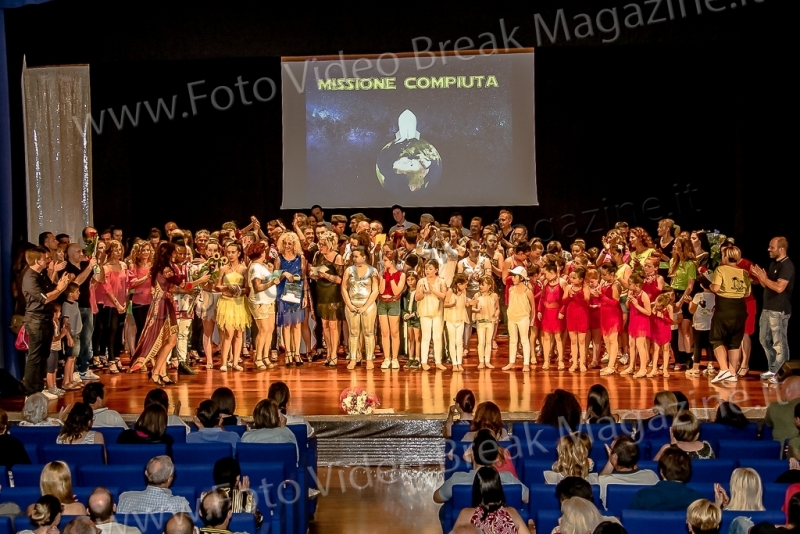 0059-2018-06-07-ESIB.-19-MOVIDA-LOCA-SAGGI-FINALE-SUL-PALCO