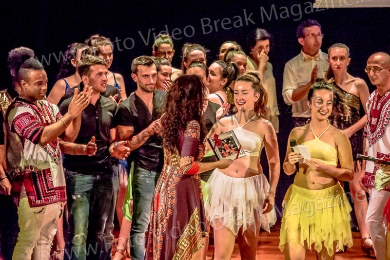 0075-2018-06-07-ESIB.-19-MOVIDA-LOCA-SAGGI-FINALE-SUL-PALCO