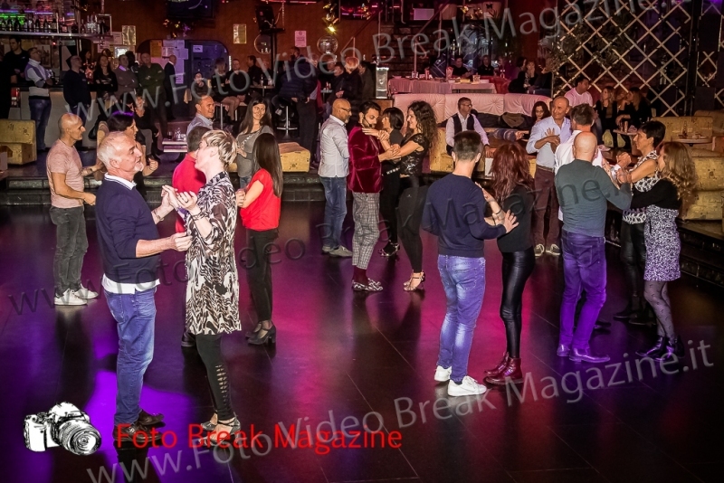 0023-2020-01-19-LATIN-KUBRA-STAGE-BACHATA-CON-MARCO-E-BENEDETTA