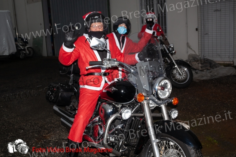 0018-2020-12-25-VOLONTARIATO-OSPEDALI-BABBO-NATALE-MOTO