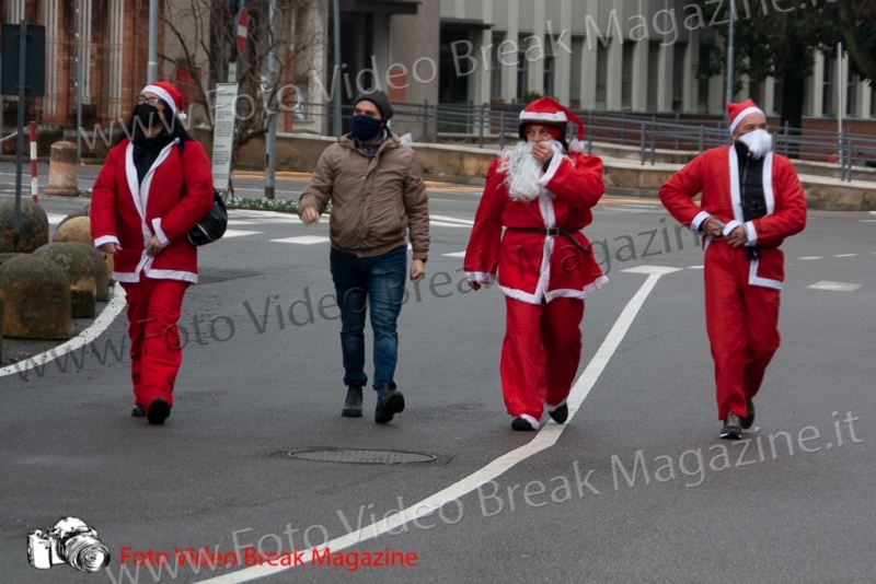 0028-2020-12-25-VOLONTARIATO-OSPEDALI-BABBO-NATALE-MOTO