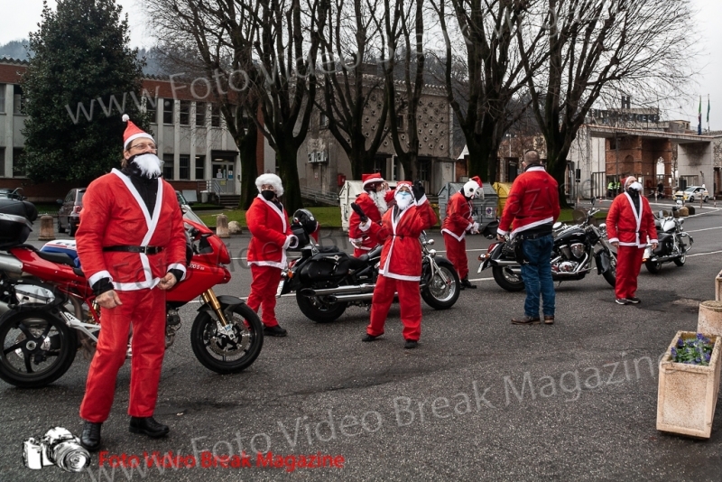 0030-2020-12-25-VOLONTARIATO-OSPEDALI-BABBO-NATALE-MOTO