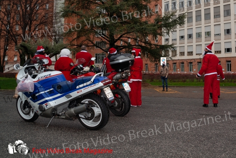 0033-2020-12-25-VOLONTARIATO-OSPEDALI-BABBO-NATALE-MOTO