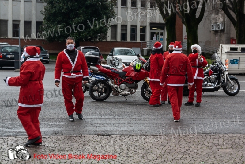 0035-2020-12-25-VOLONTARIATO-OSPEDALI-BABBO-NATALE-MOTO