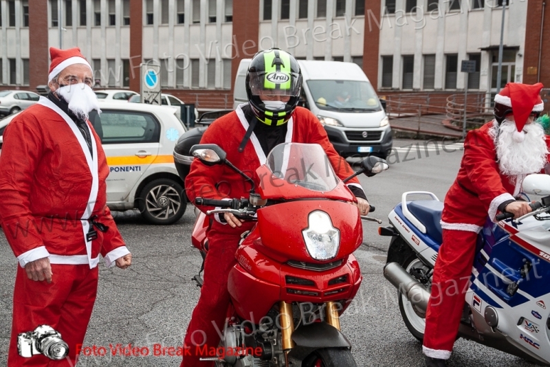 0039-2020-12-25-VOLONTARIATO-OSPEDALI-BABBO-NATALE-MOTO