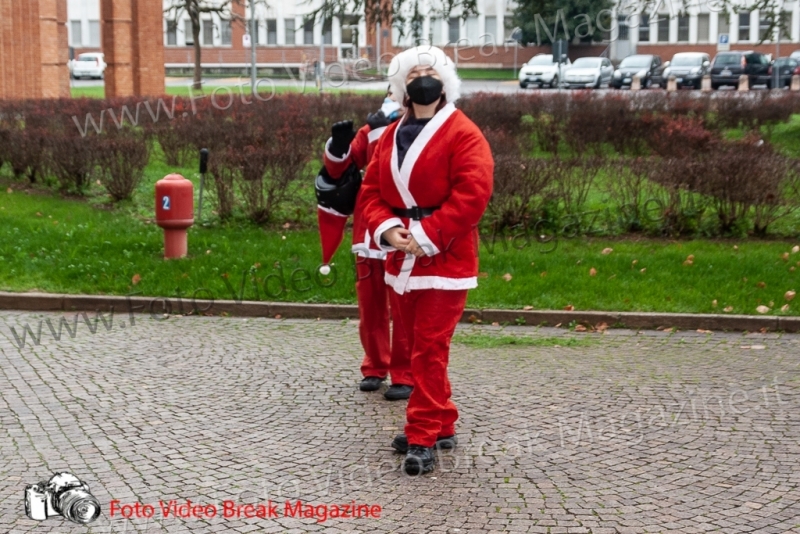 0054-2020-12-25-VOLONTARIATO-OSPEDALI-BABBO-NATALE-MOTO