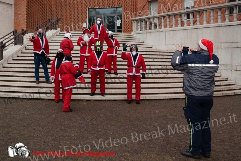 0055-2020-12-25-VOLONTARIATO-OSPEDALI-BABBO-NATALE-MOTO