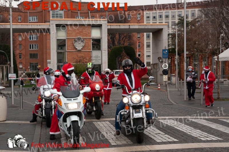 0069-2020-12-25-VOLONTARIATO-OSPEDALI-BABBO-NATALE-MOTO