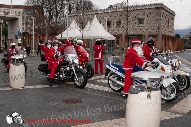 0071-2020-12-25-VOLONTARIATO-OSPEDALI-BABBO-NATALE-MOTO