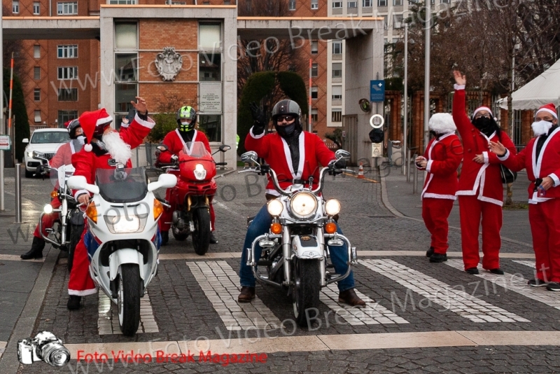 0072-2020-12-25-VOLONTARIATO-OSPEDALI-BABBO-NATALE-MOTO