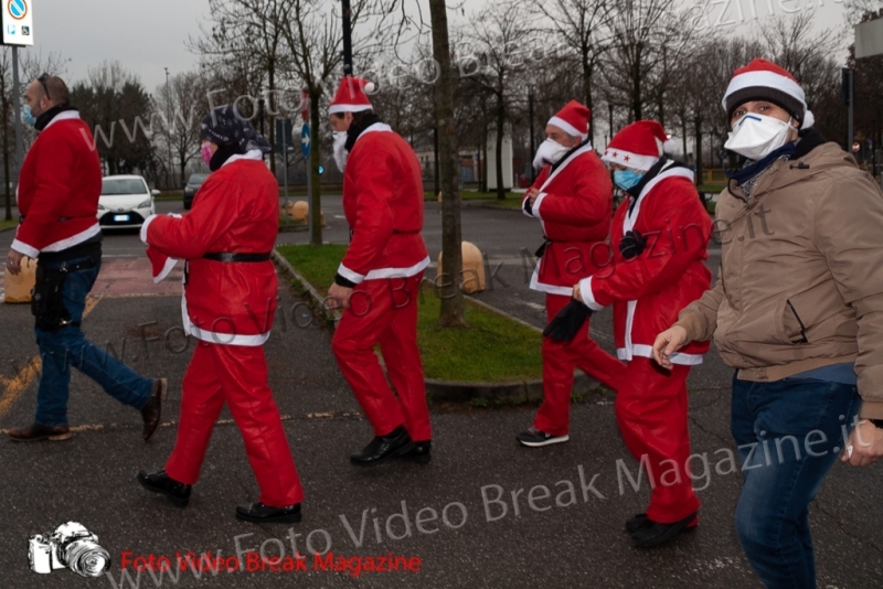 0084-2020-12-25-VOLONTARIATO-OSPEDALI-BABBO-NATALE-MOTO